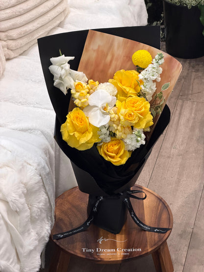 Bee My Sunshine 蜜蜂小太阳 — original bouquet photo