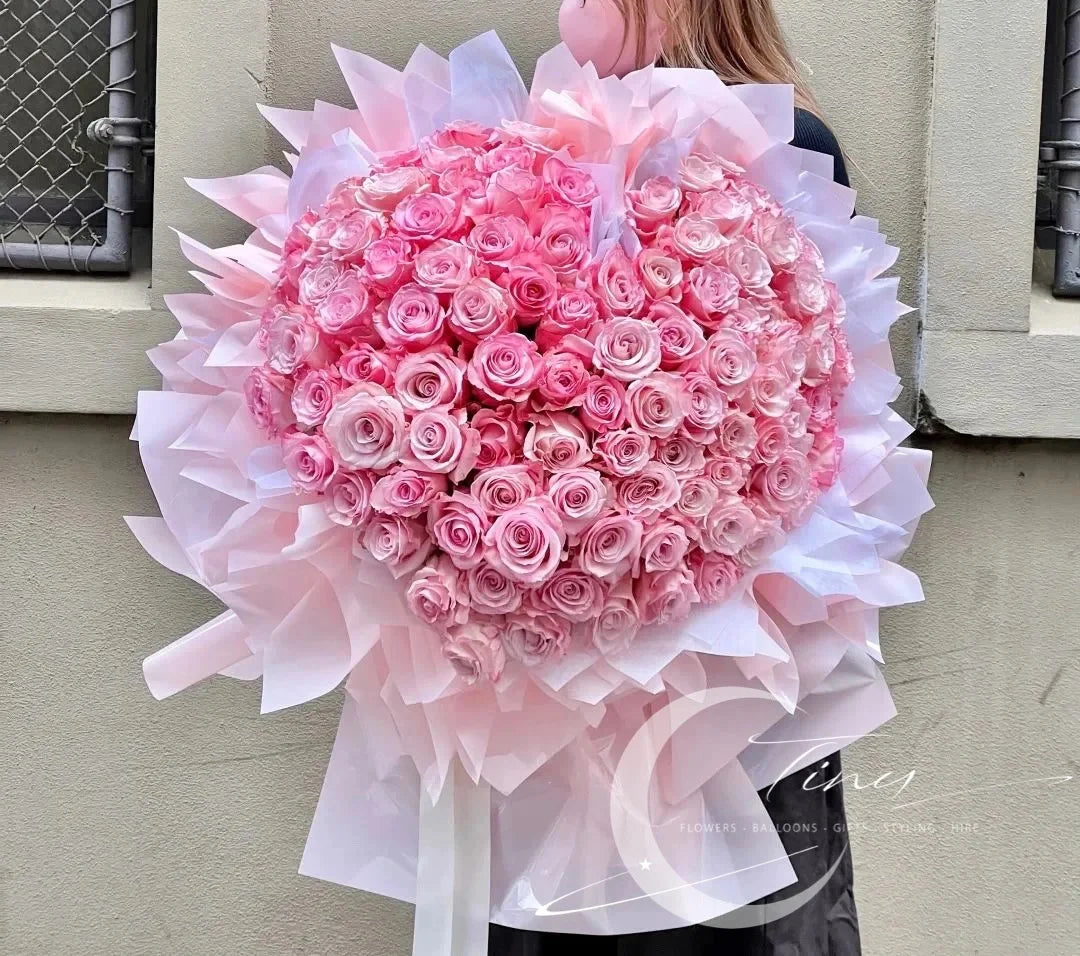 99 Love Heart Rose Bouquet 99 爱心满怀