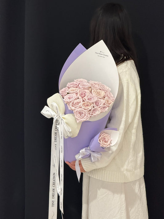 Embracing Under the Moon Bouquet 月下相拥