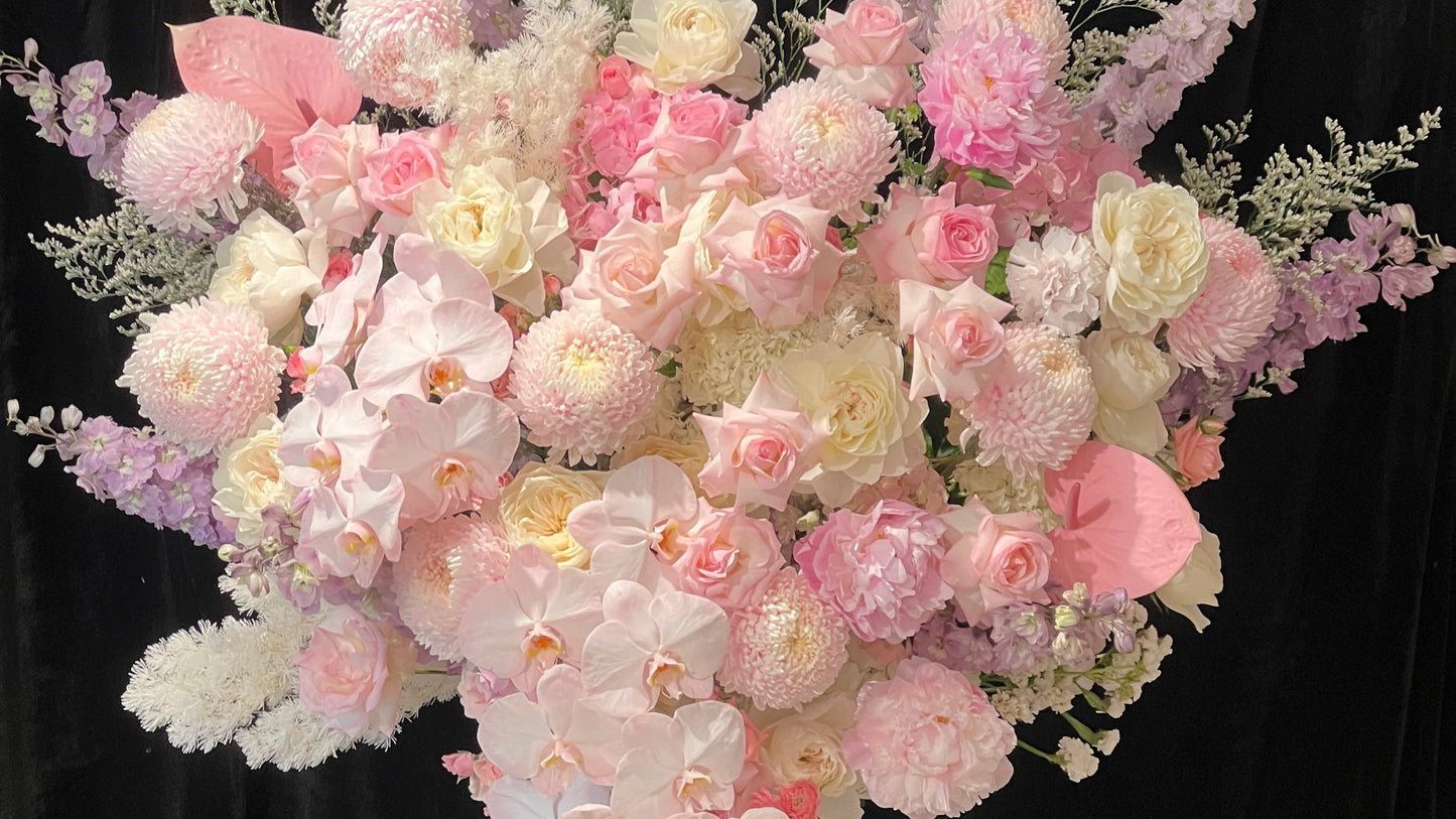 Love's Ambition - Luxury Table Arrangement  许我耀眼豪华版桌花